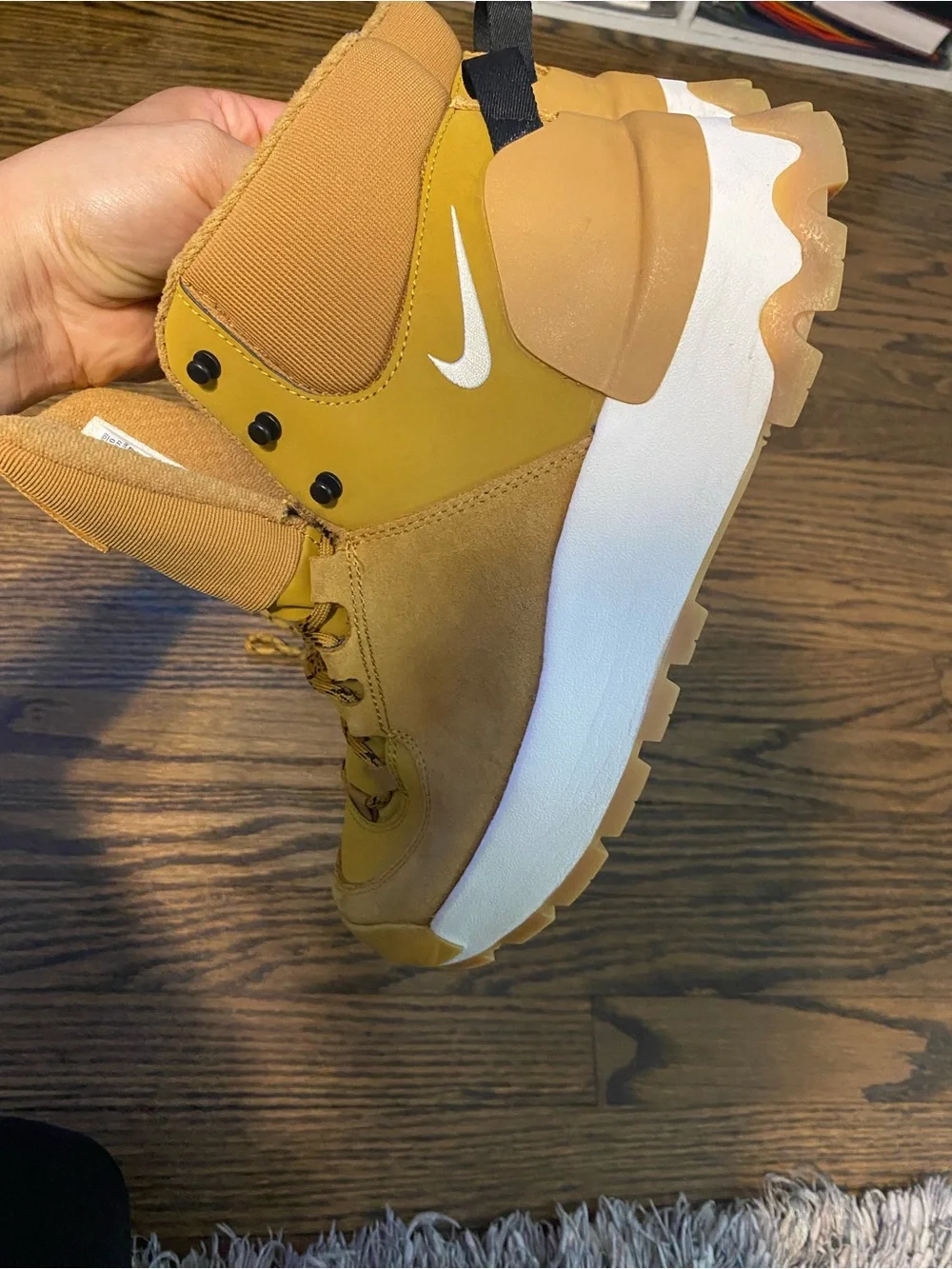 Nike Wheat/White High-Top Hiking Sneaker Boot